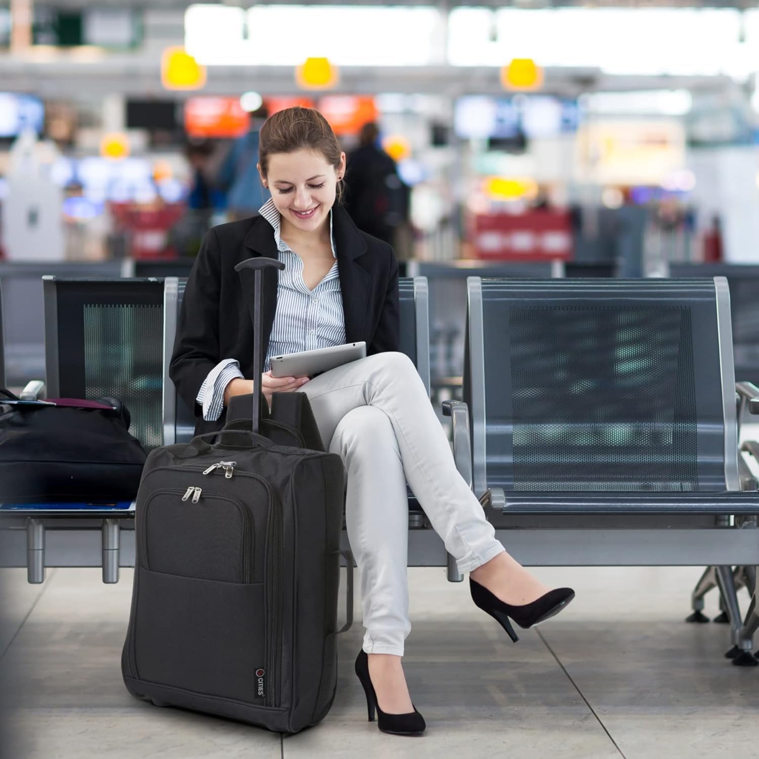 5 Cities (55x35x20cm) Lightweight Cabin Hand Luggage With a Retractable Telescopic Handle, Approved For Ryanair/easyJet/British Airways & more - Packed Direct UK