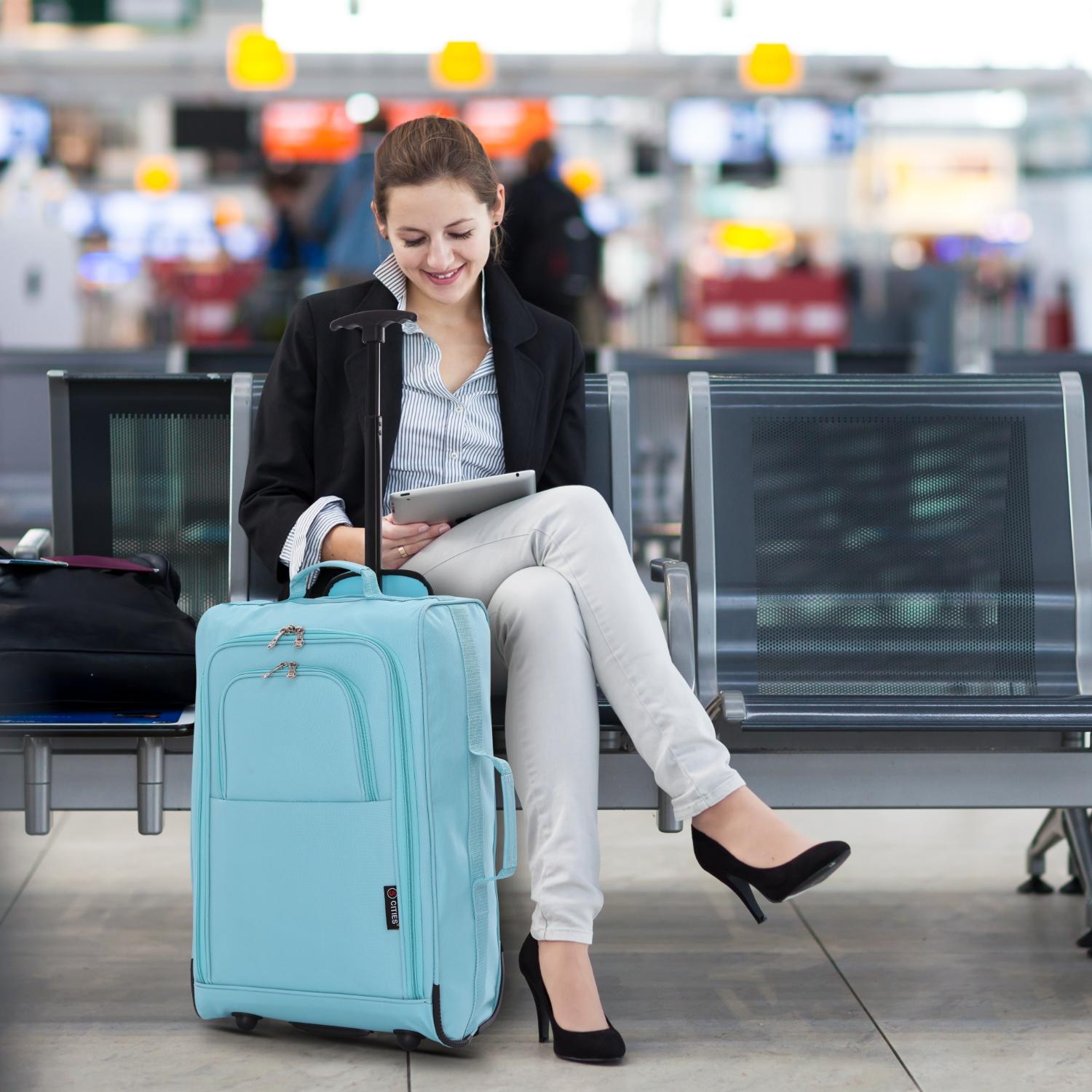 5 Cities (55x35x20cm) Lightweight Cabin Hand Luggage With a Retractable Telescopic Handle, Approved For Ryanair/easyJet/British Airways & more - Packed Direct UK
