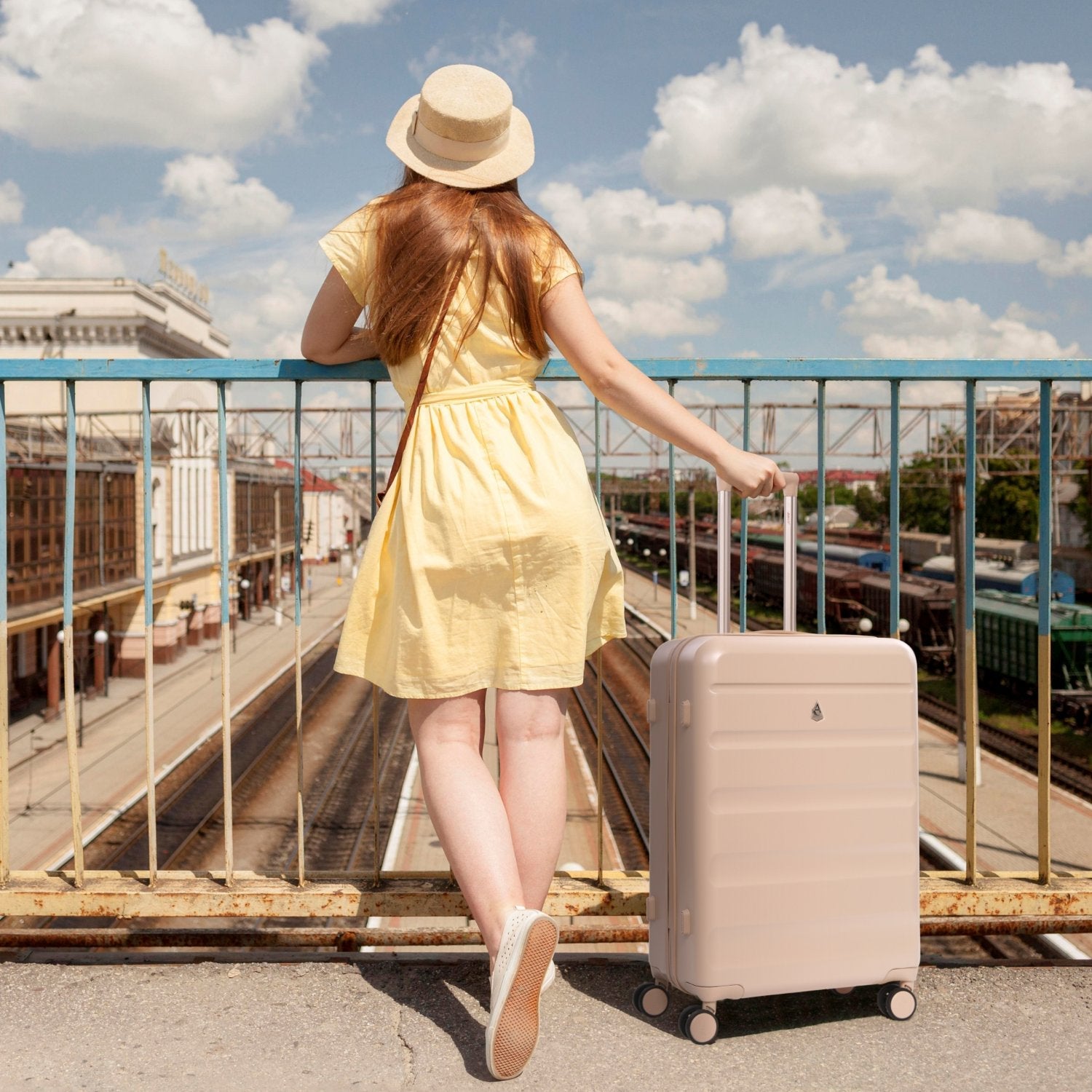 Aerolite 24” Medium 67L ABS Check-In Suitcase – Lightweight Hard Shell Luggage with 4 dual Spinner Wheels, TSA Lock & Organised Interior – Beige